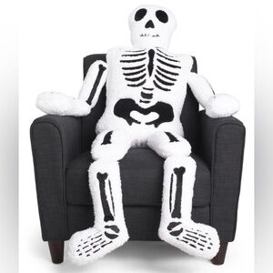 BNWT STOREHOUSE Viral Halloween Skeleton Jumbo Pillow
